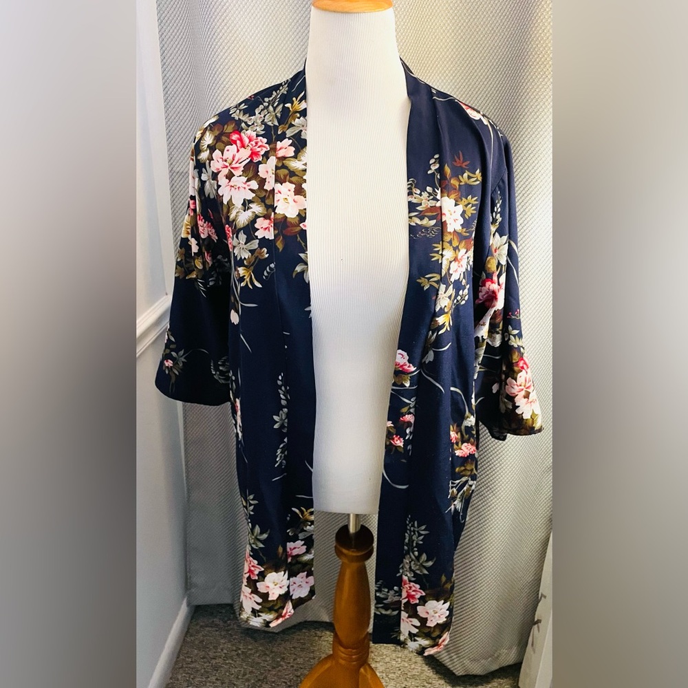 Women’s  Floral Kimono Robe - Size M